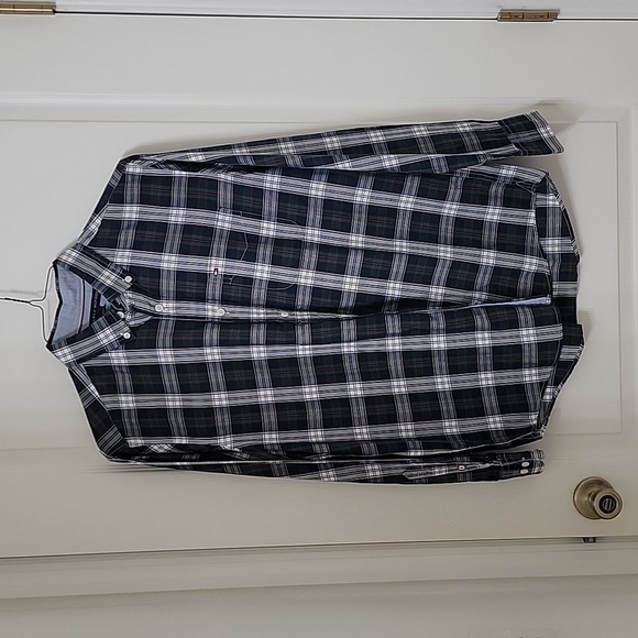 Tommy Hilfiger Size S, Classic Fit, Blue, White, Green & Red Plaid Button Down - Picture 1 of 10
